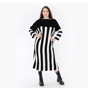 Strickkleid in Blockstreifen